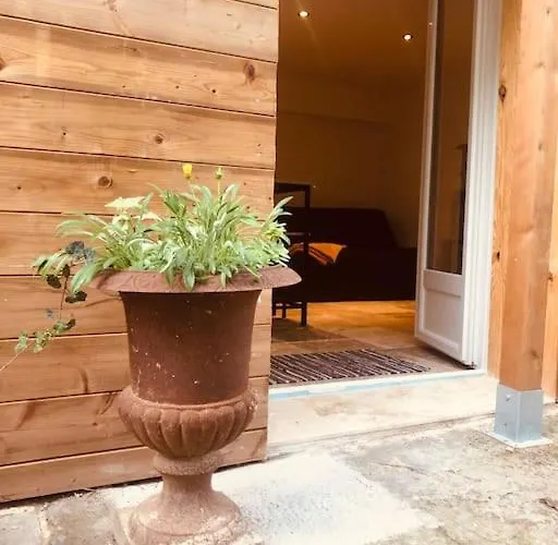 Bienvenue « a L'ombre Du Figuier » Apartment *